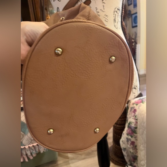 Really cute bucket purse great shape! - Picture 8 of 9